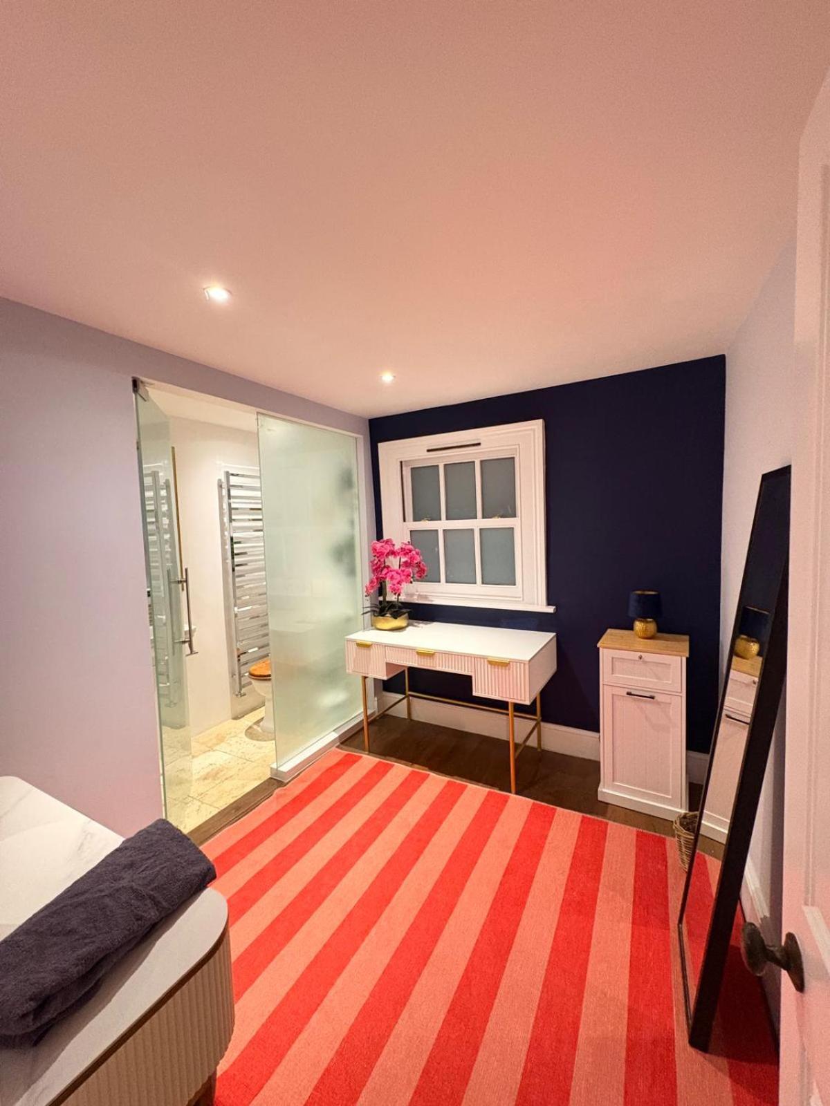 Stunning 5 Bed Town House With Terrace In Londen