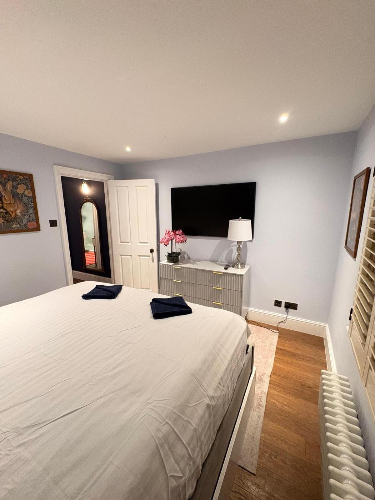 Vakantiehuis Stunning 5 Bed Town House With Terrace In